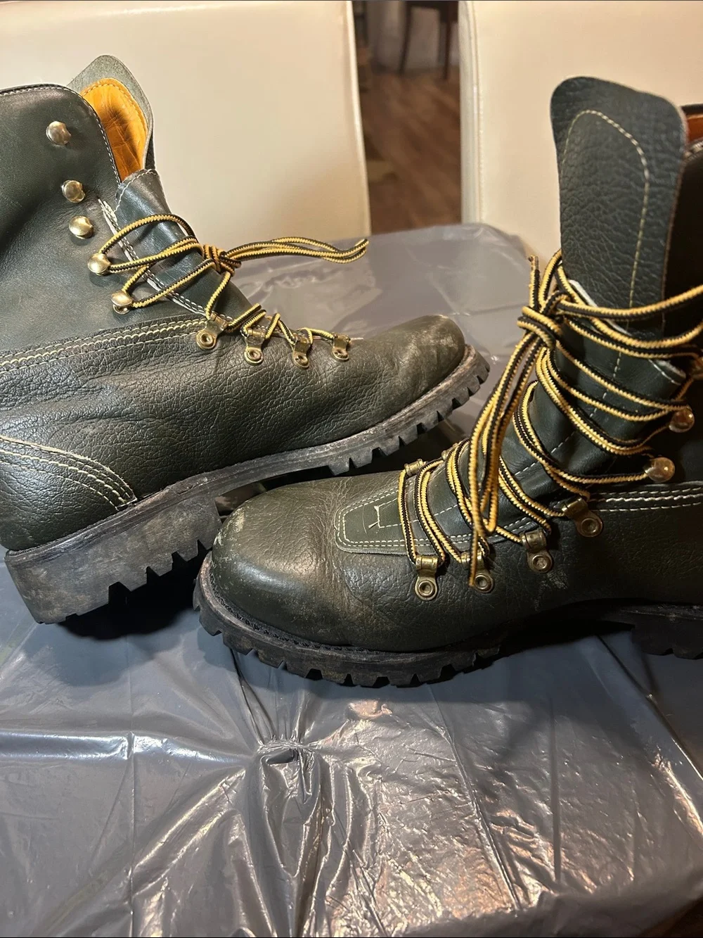 Herman Survivor Vintage Logging Boot -Dark Green Leather Lace-Up Work Boots